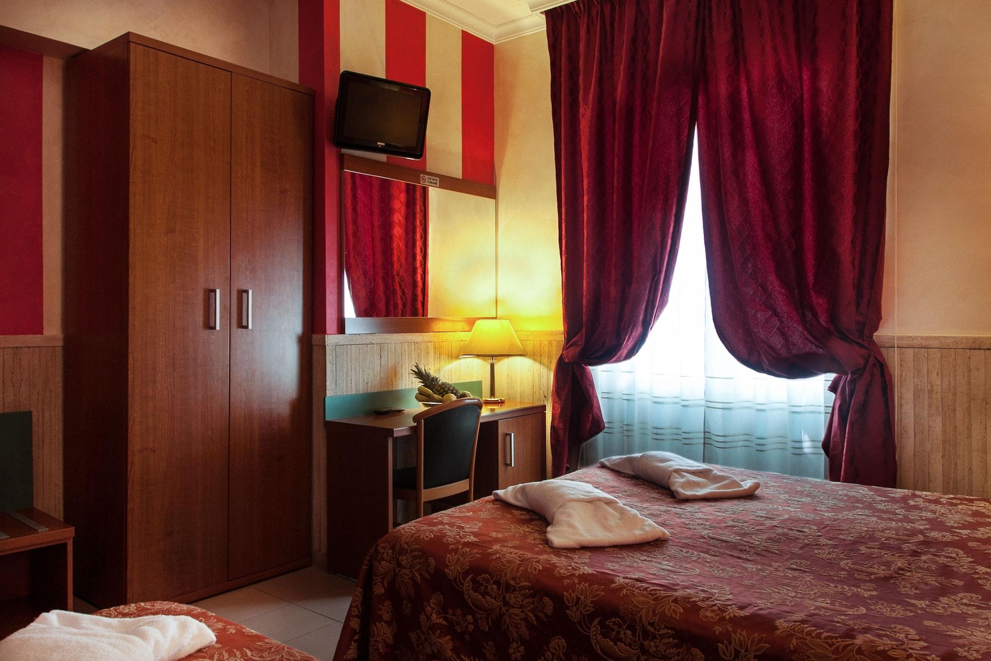 Hotel Pyramid Рим Экстерьер фото