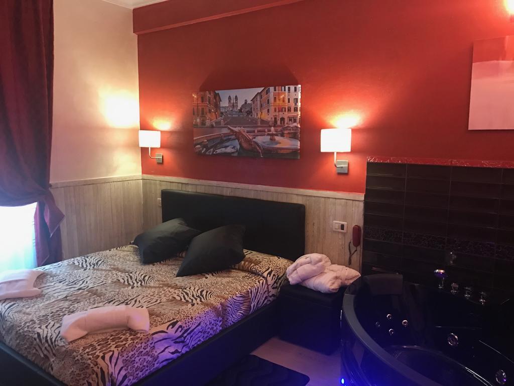 Hotel Pyramid Рим Экстерьер фото